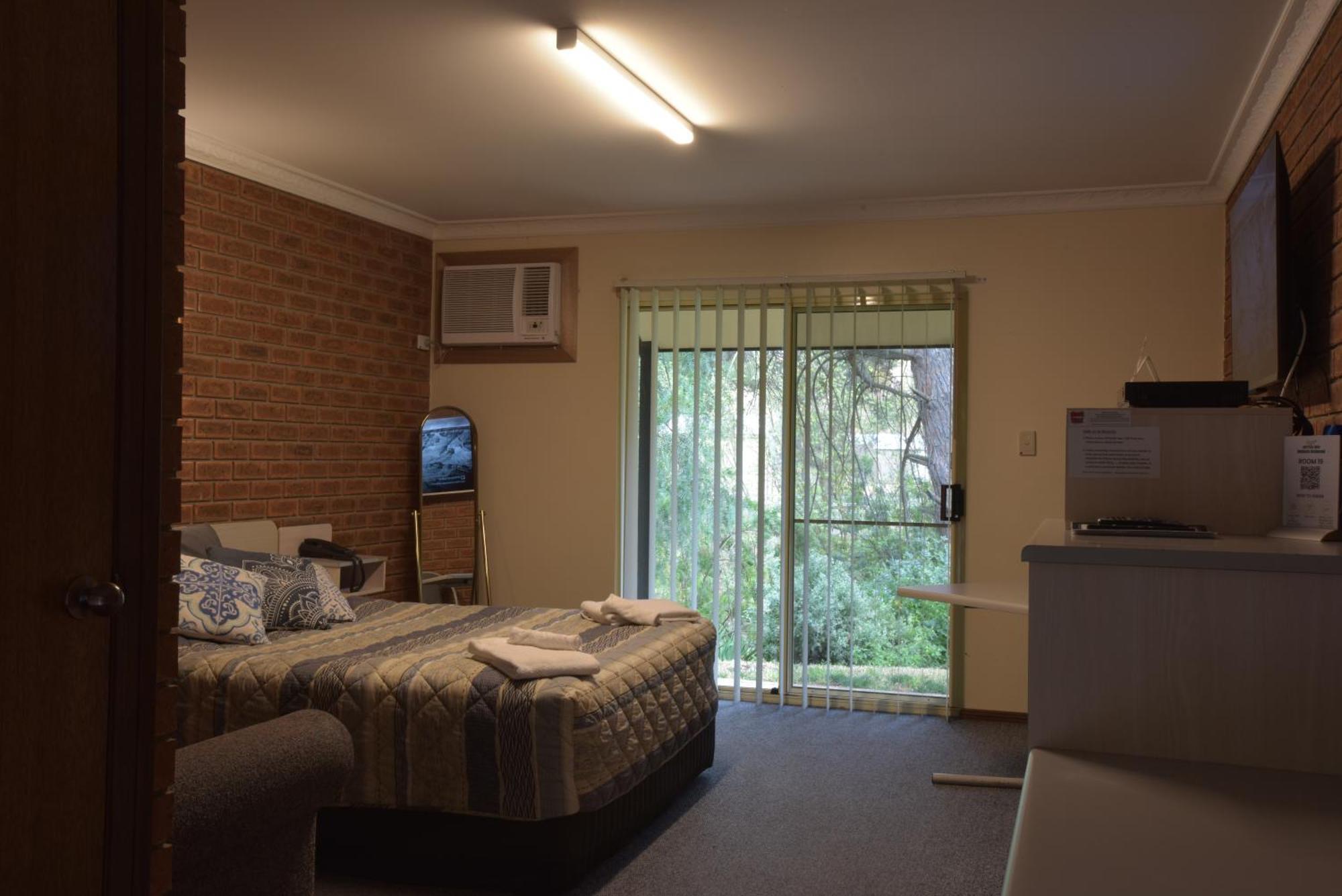 Burra Motor Inn エクステリア 写真
