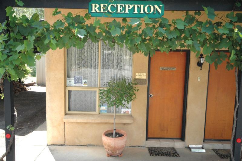 Burra Motor Inn エクステリア 写真
