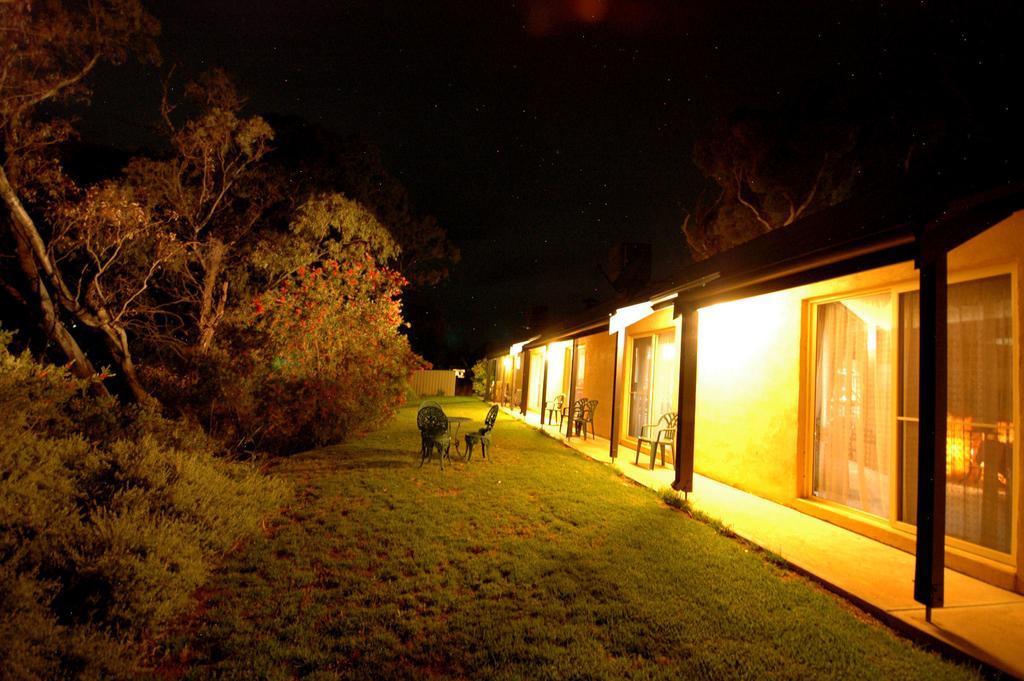 Burra Motor Inn エクステリア 写真
